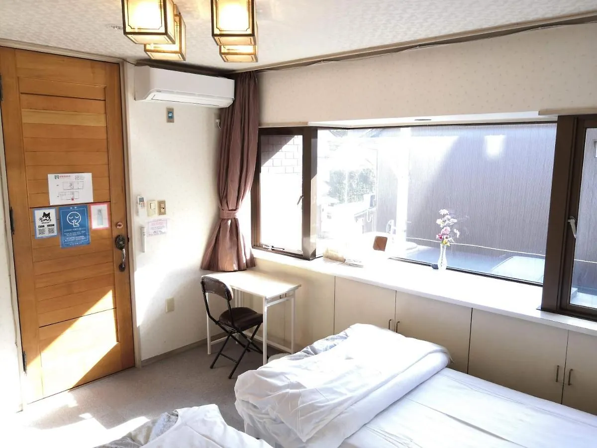 Tiny Guesthouse Umekoji 梅小路 Kyoto 2*,
